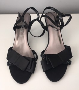 size 4 strappy heels