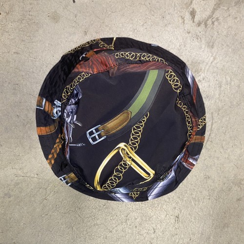 CHAINS CRUSHER BUCKET HAT BOX LOGO 