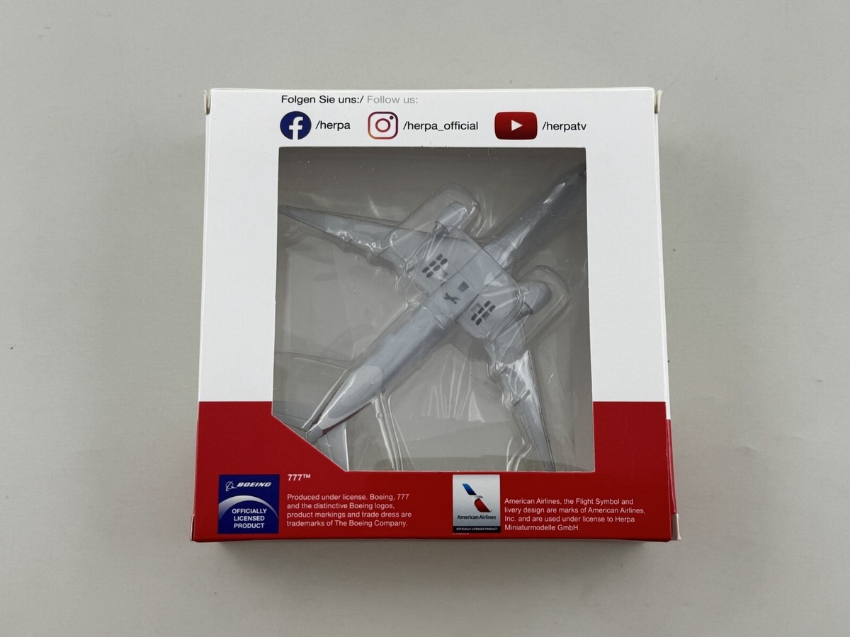 Herpa Wings American Airlines Boeing 777-300ER 1:500 Model