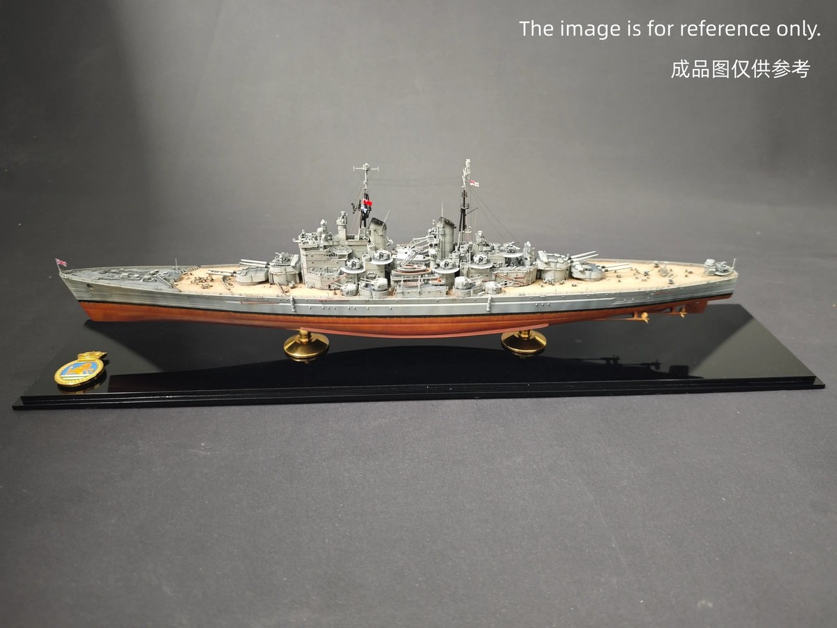Triumph TM70013WL 1/700 HMS BATTLESHIP VANGUARD Model Kit