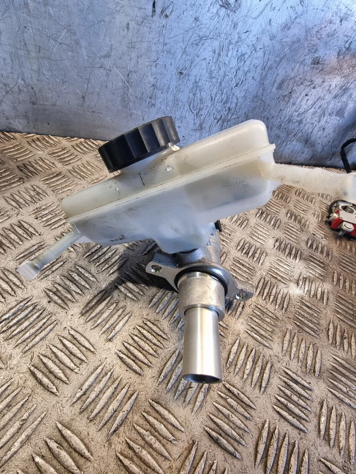 MERCEDES E300 BRAKE MASTER CYLINDER A2054300002 W213 2.0L AUTO SALOON 2021 - Image 3 of 4