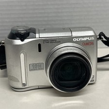 Olympus CAMEDIA C-740 Ultra Zoom 3.2MP Digital Camera - Silver