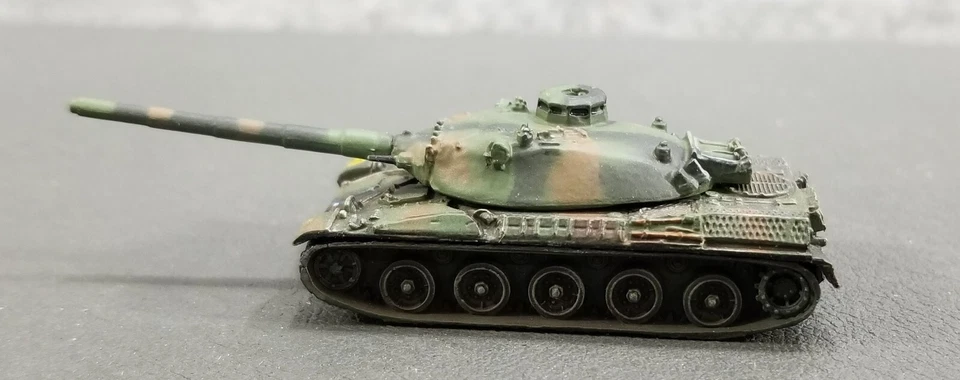 TANQUE EN MINIATURA PANZERTALES tanque francés AMX-30 de la Guerra Fría MUSEO MUNDIAL DE TANQUES Foto 4 de 4