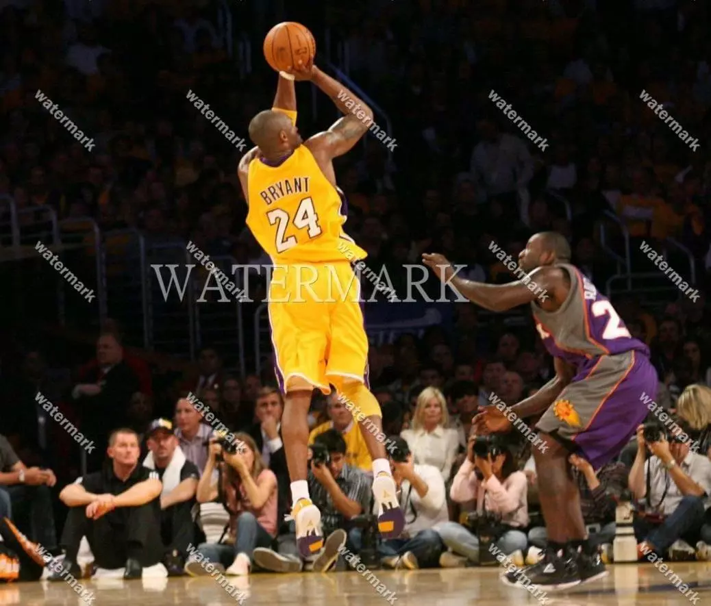 G111 Kobe Bryant LA Lakers Buzzer Beater Basketball 8x10 11x14