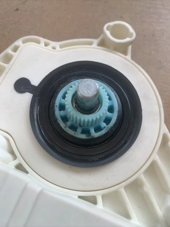 2006-2009 Audi A6 Quattro Right Front Passenger Window Motor OEM 4F0959802D - Image 2 of 4