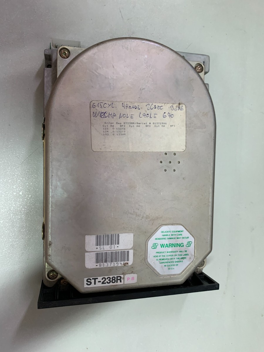 のん Seagate ST-238R 5.25