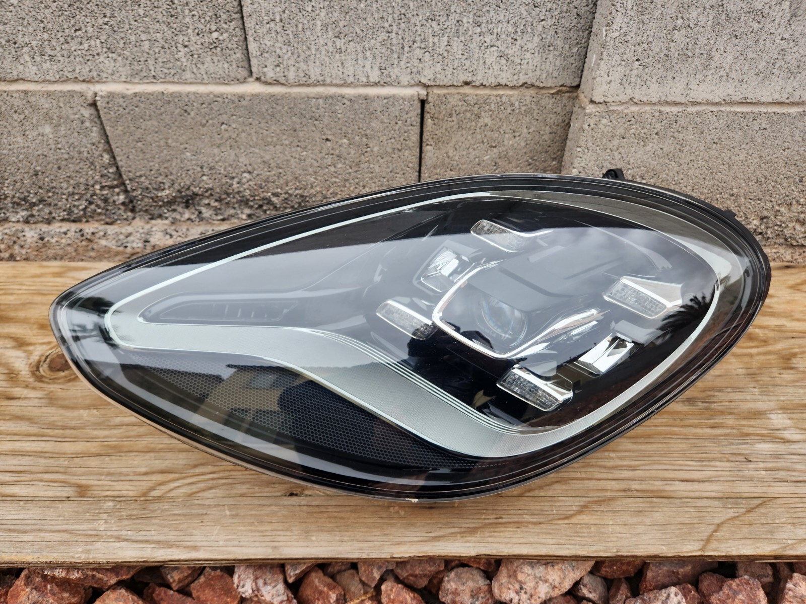 2017 2018 2019 Porsche Panamera Right Headlight LED OEM for sale 