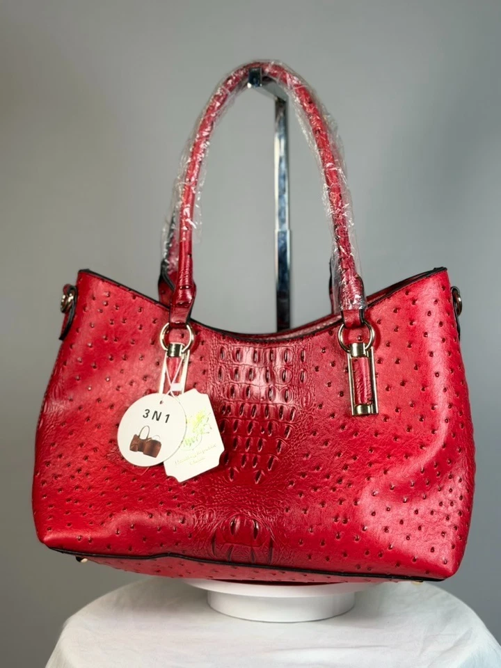 Conjunto de bolso de mano rojo "FAUX" avestruz en relieve 3 en 1 - bolso, cartera y monedero Foto 2 de 4