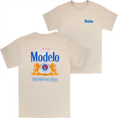 Modelo The Fighting Spirit Front and Back Logo T-Shirt Brown