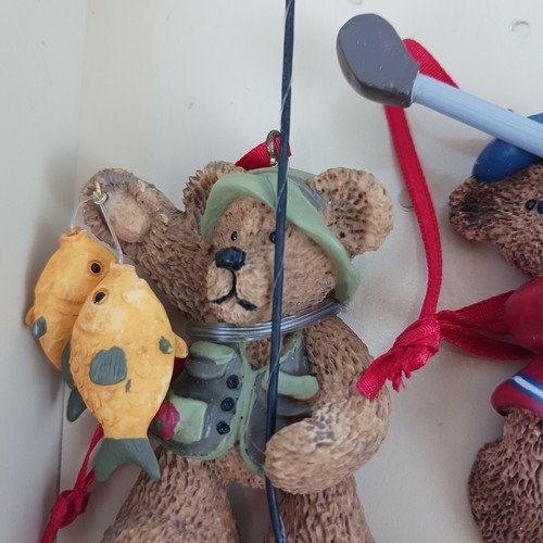 Ornamenti natalizi vintage Kurt Adler Holly Bearies nuovo con scatola golf pesca - Foto 7 di 9