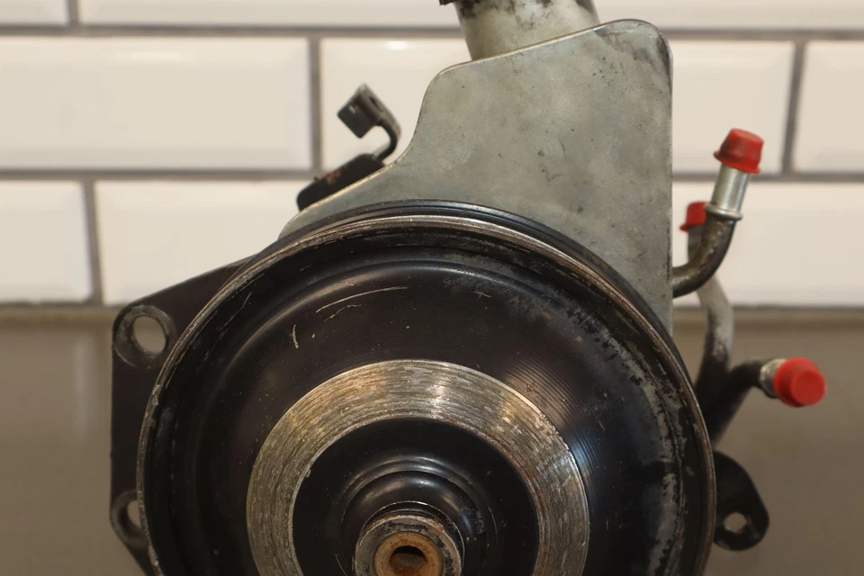 Bomba de direção hidráulica 01-07 Chevy GMC 6.6L Duramax diesel PSC aftermarket - Imagem 3 de 4