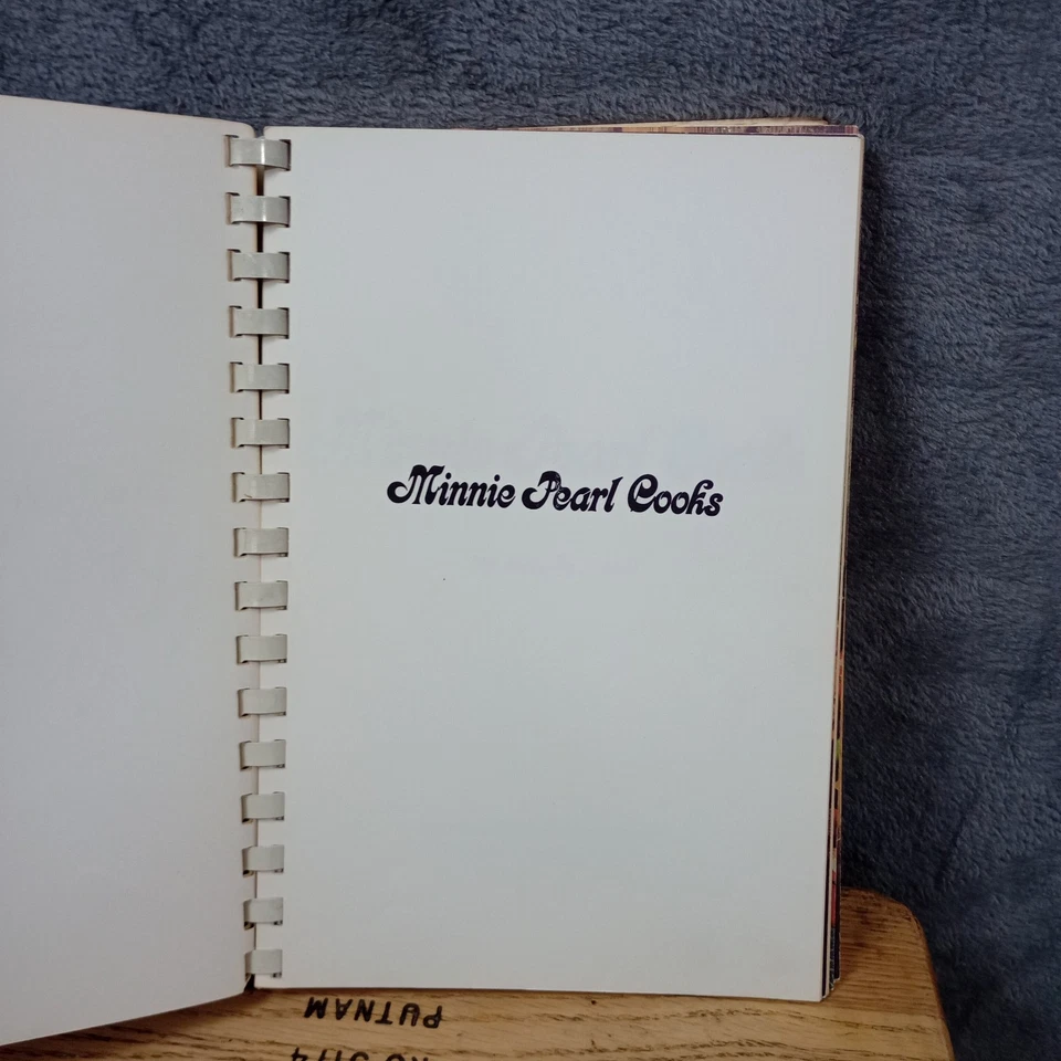 Minnie Pearl Cooks Cookbook by Minnie Pearl 1970 Signed 1st Edition - Image 3 of 4