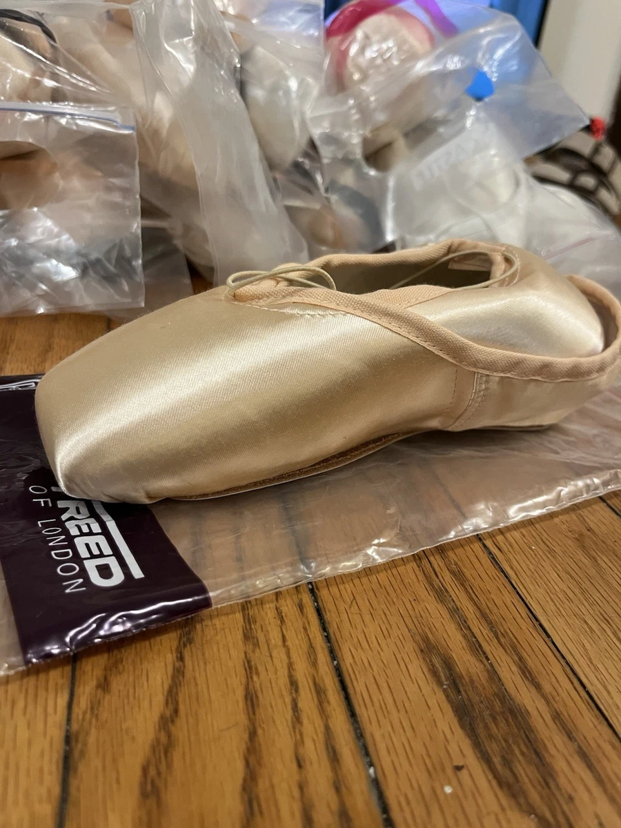 FREED OF LONDON R 4XX 新品 FREED OF LONDON R 4XX 新品 Freed of London Ballet Shoes for sale