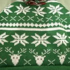 Castrol Oil NFL Winter Beanie Cap Hat Pom Pom  Snowflake Reindeer Holiday Green — photo 2