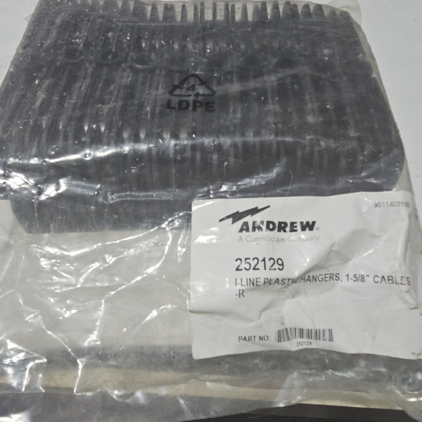 Andrew 252129 I-Line Plastic Hangers For 1 5/8