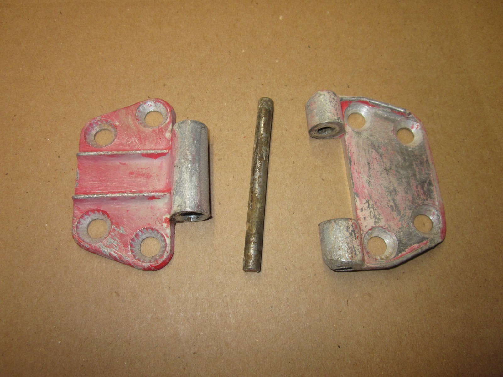 FIAT 850, FERRARI 308, GTS, GTB LOWER DOOR HINGE OVERHAUL SERVICE