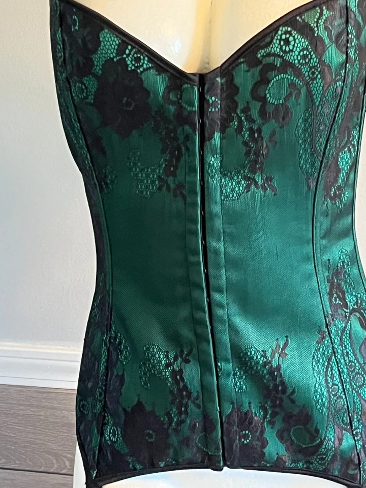 Corsé Coquette XL Verde Negro Encaje Satinado Deshuesado Completo     Foto 3 de 4