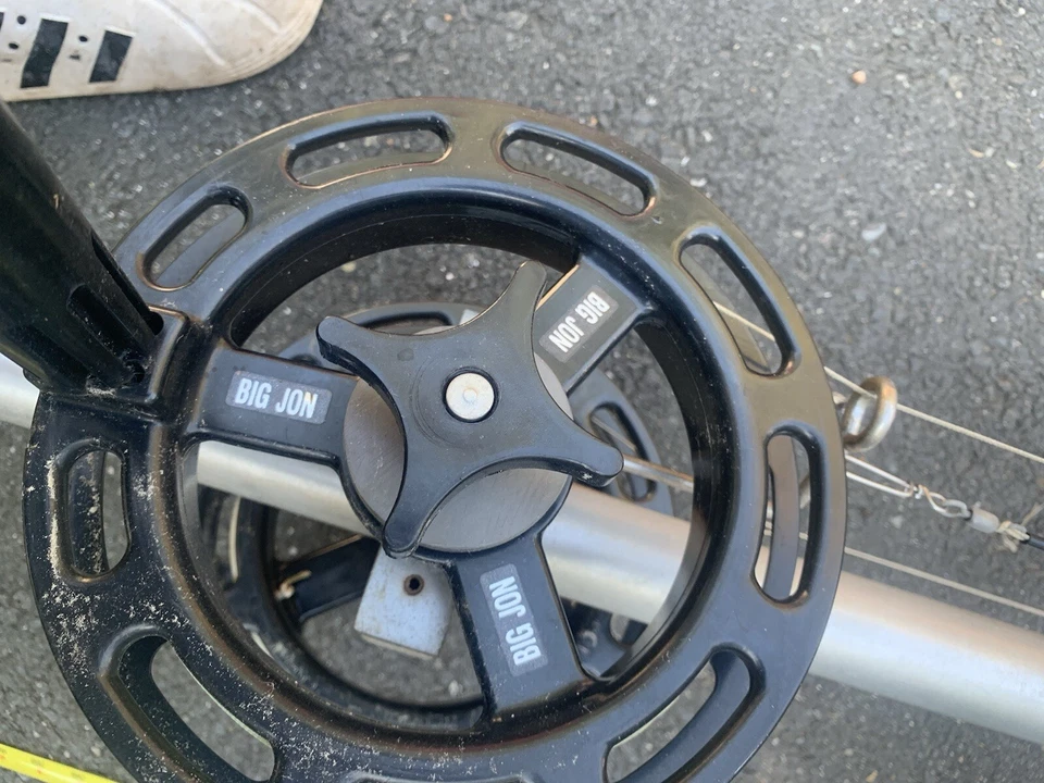 Downriggers manuales Big Jon con almacenamiento vertical Foto 4 de 4