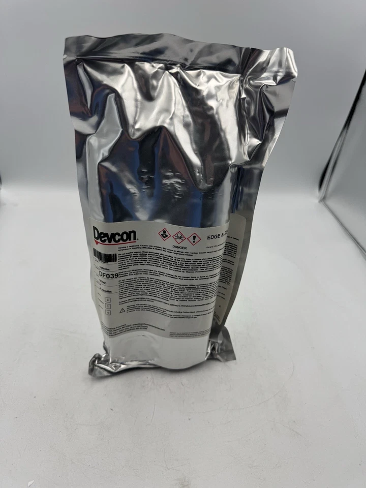 Devcon Sellador de Uretano Líquido Negro 400 ml Cartucho - 078143-DF039 Foto 4 de 4