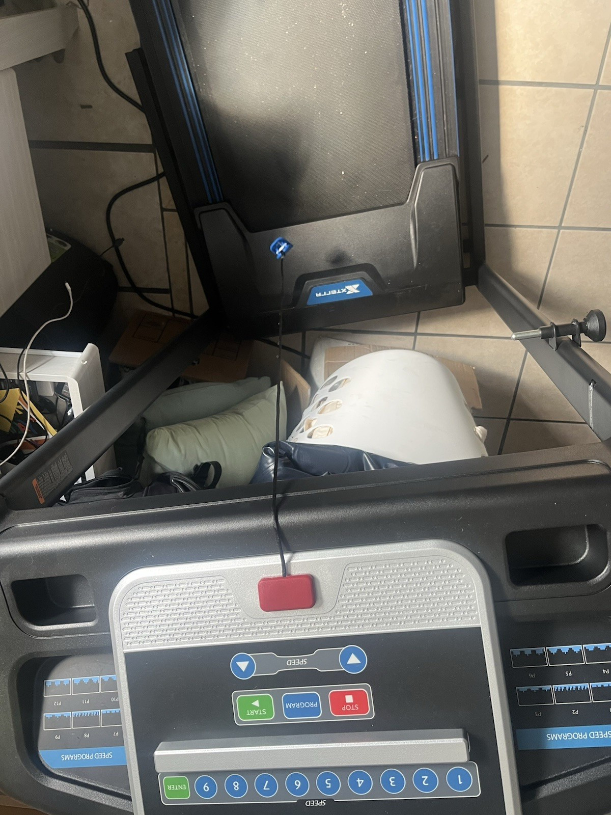 XTERRA Electric Treadmill Black Blue Incline Adjustment 12 Speed Programs