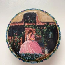 Woods of Windsor Decorative Tin