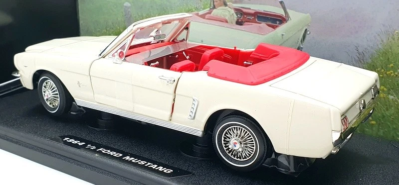 Motor Max 1/18 Scale 79833 - 007 Goldfinger '64 1/2 Ford Mustang - White - Image 2 of 4
