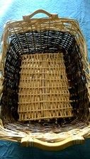 SPLENDIDA CESTA  VIMINI con MANICI LEGNO CUCCIA CANI  FRUTTA  OTTIMA