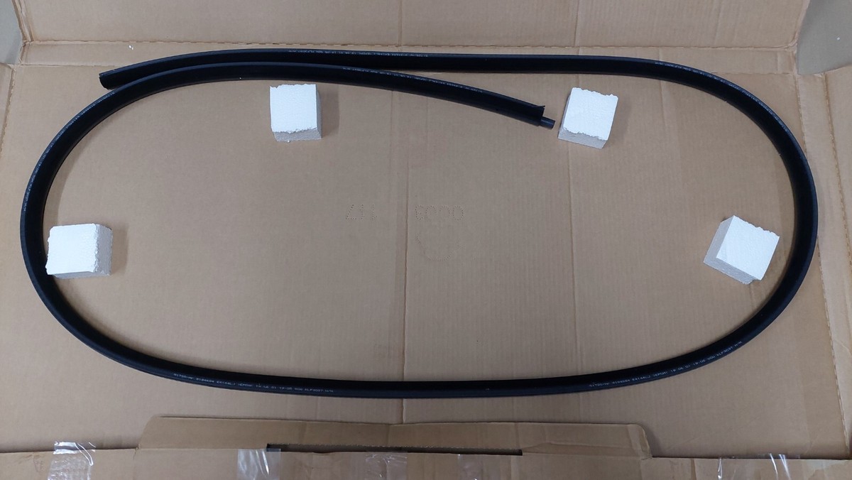 BMW E46 rear door rubber sealing edge protection 51728194684