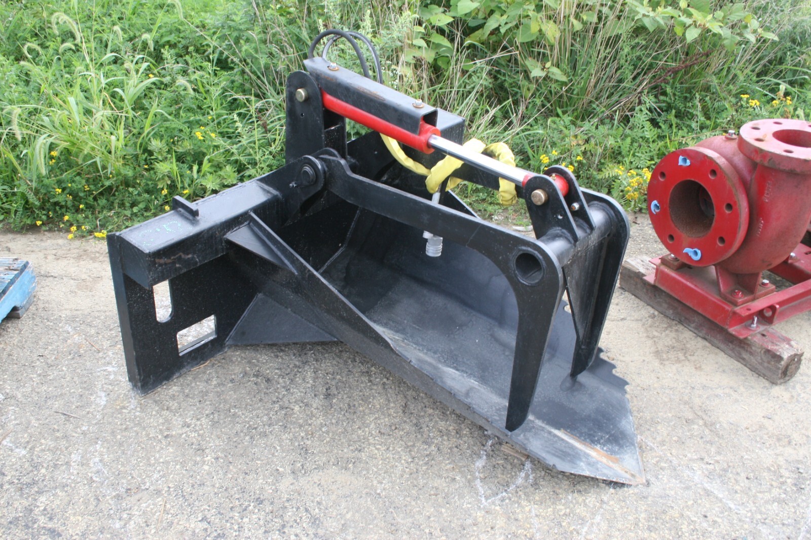 Wildcat Skid Steer Stump Bucket with Grapple eBay