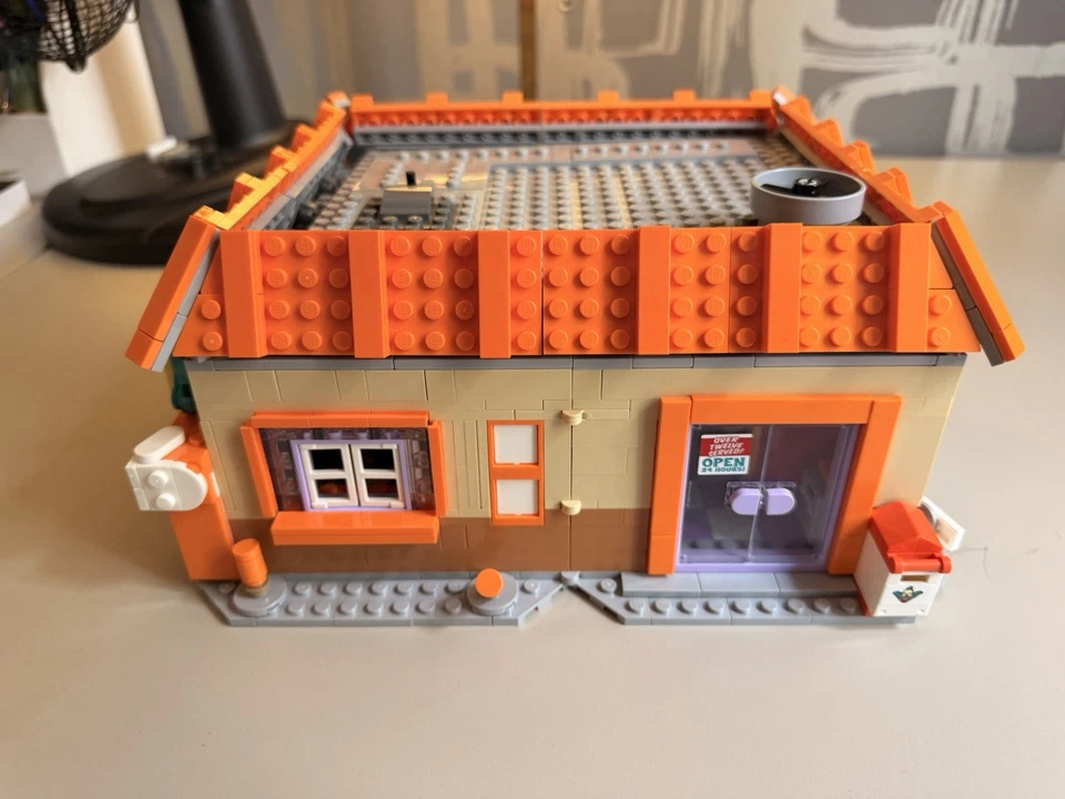 LEGO Icons 10352 The Simpsons: Krusty Burger, photo 1 of 5