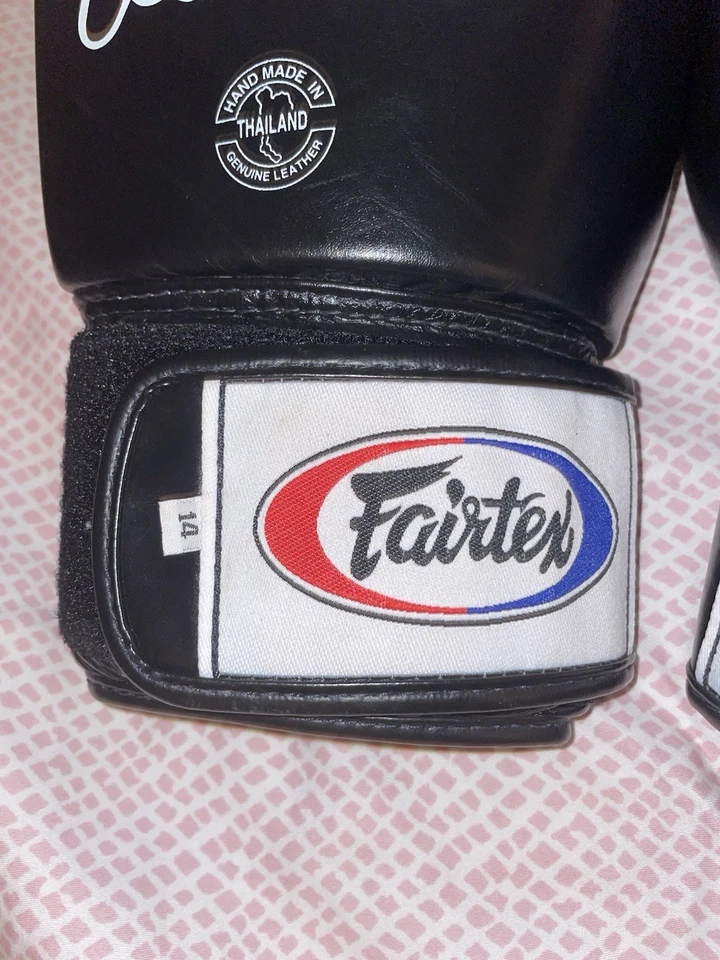 PAQUETE DE EQUIPO BLACK FRIDAY PRO: Fairtex 14 oz, cinturón eléctrico Venum & Cardillo XXL Foto 4 de 4