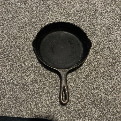 Vintage Griswold No. 6 Cast Iron Skillet 699 Large Block Logo Erie, PA