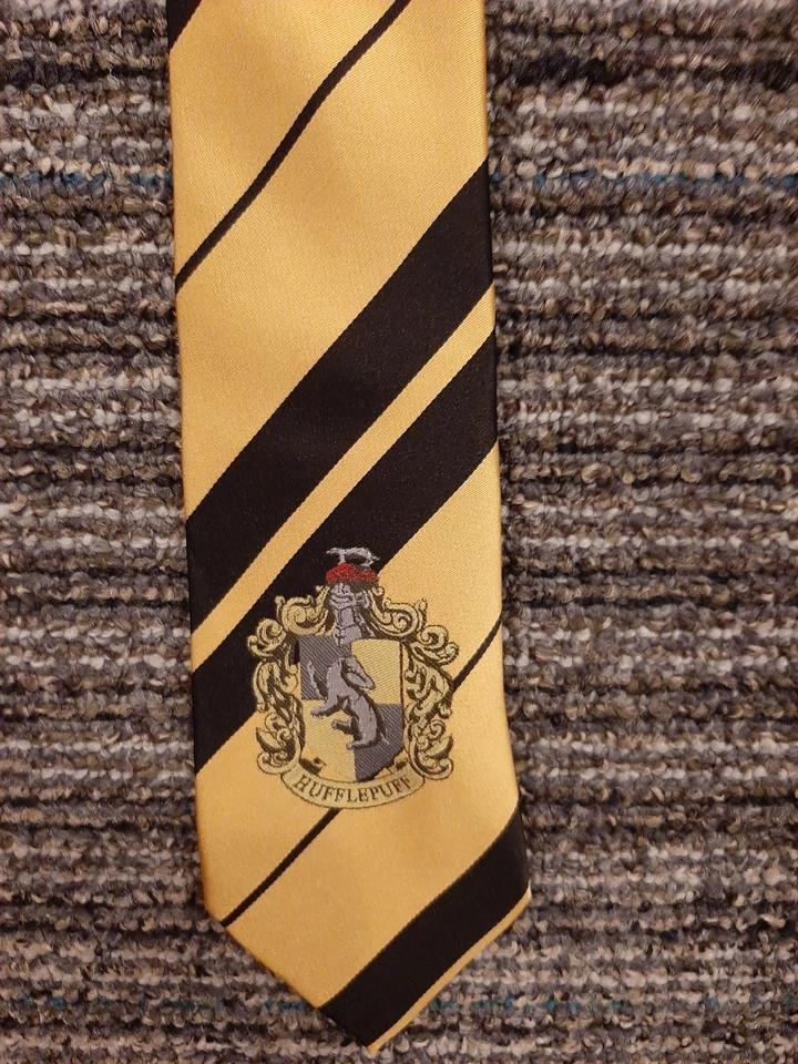 Harry Potter Hufflepuff Corbata Halloween Vestir Foto 2 de 2