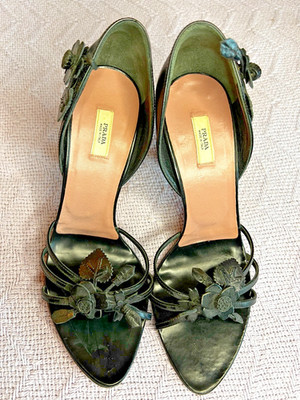 Vintage Prada Black  Leather Stilettos Floral Appliqué Heels 37.5 Auth/Italy