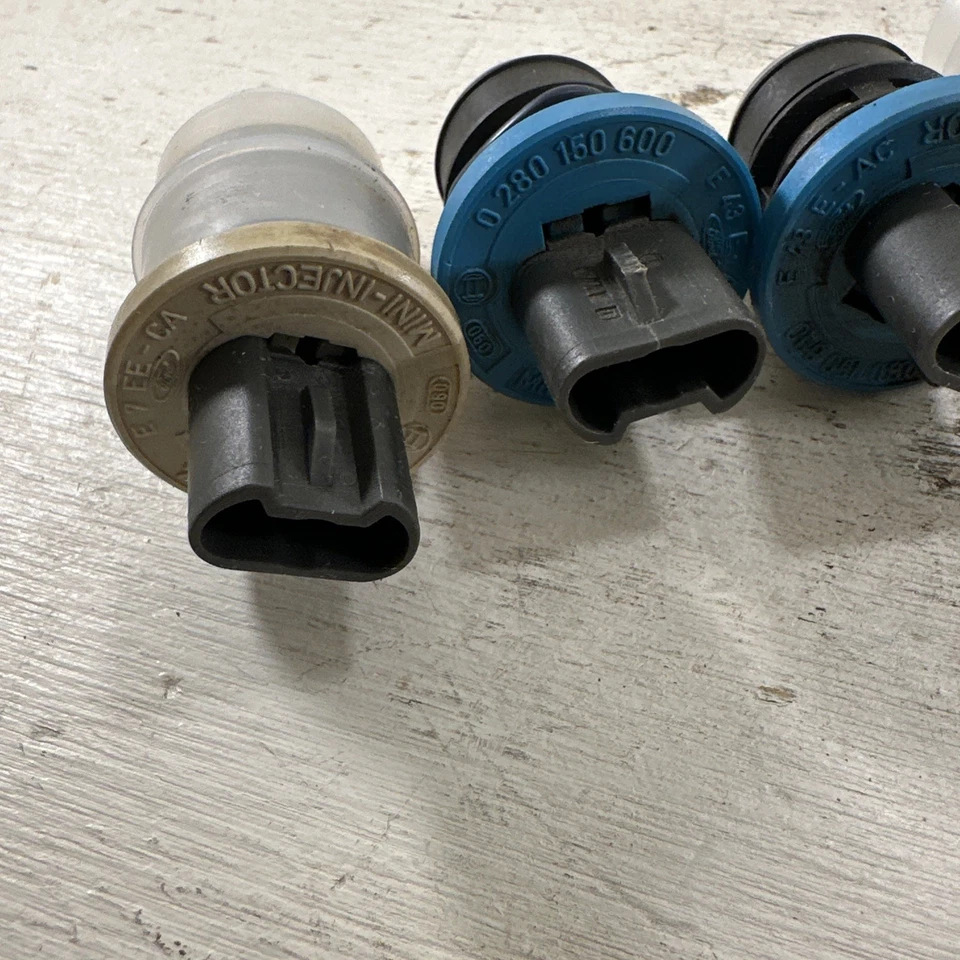 Lote de 4 Novos Injetores de Combustível Ford E53Z9F593C Compatível com 1985-87 Tempo Mercury Topaz Fabricante de Equipamento Original - Imagem 3 de 4