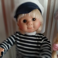 Künstlerpuppe von Rosemarie Müller., Vollvinyl. 30 cm