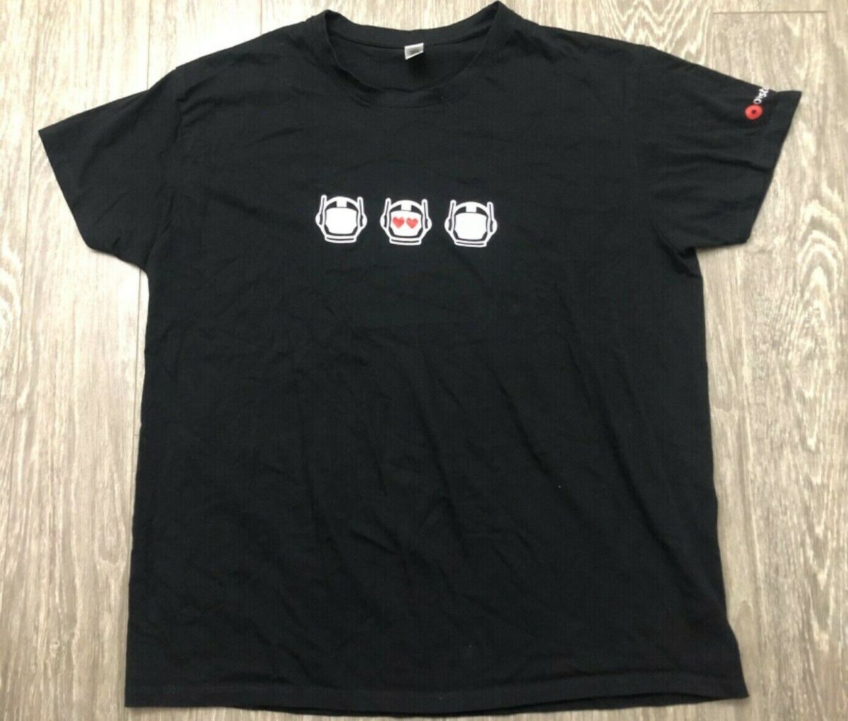 Pin em roblox t-shirt