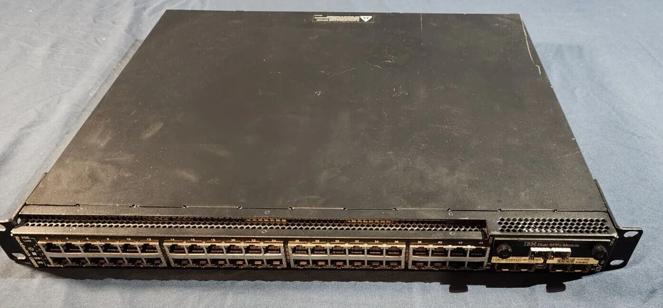 IBM RackSwitch G8000 Managed Switch 44x Gigabit Ports 4x SFP Ports Includes S - Image 2 of 4