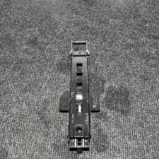 Ajusteur de hauteur de ceinture de sécurité côté gauche AUDI A4 B8 8E0857833E