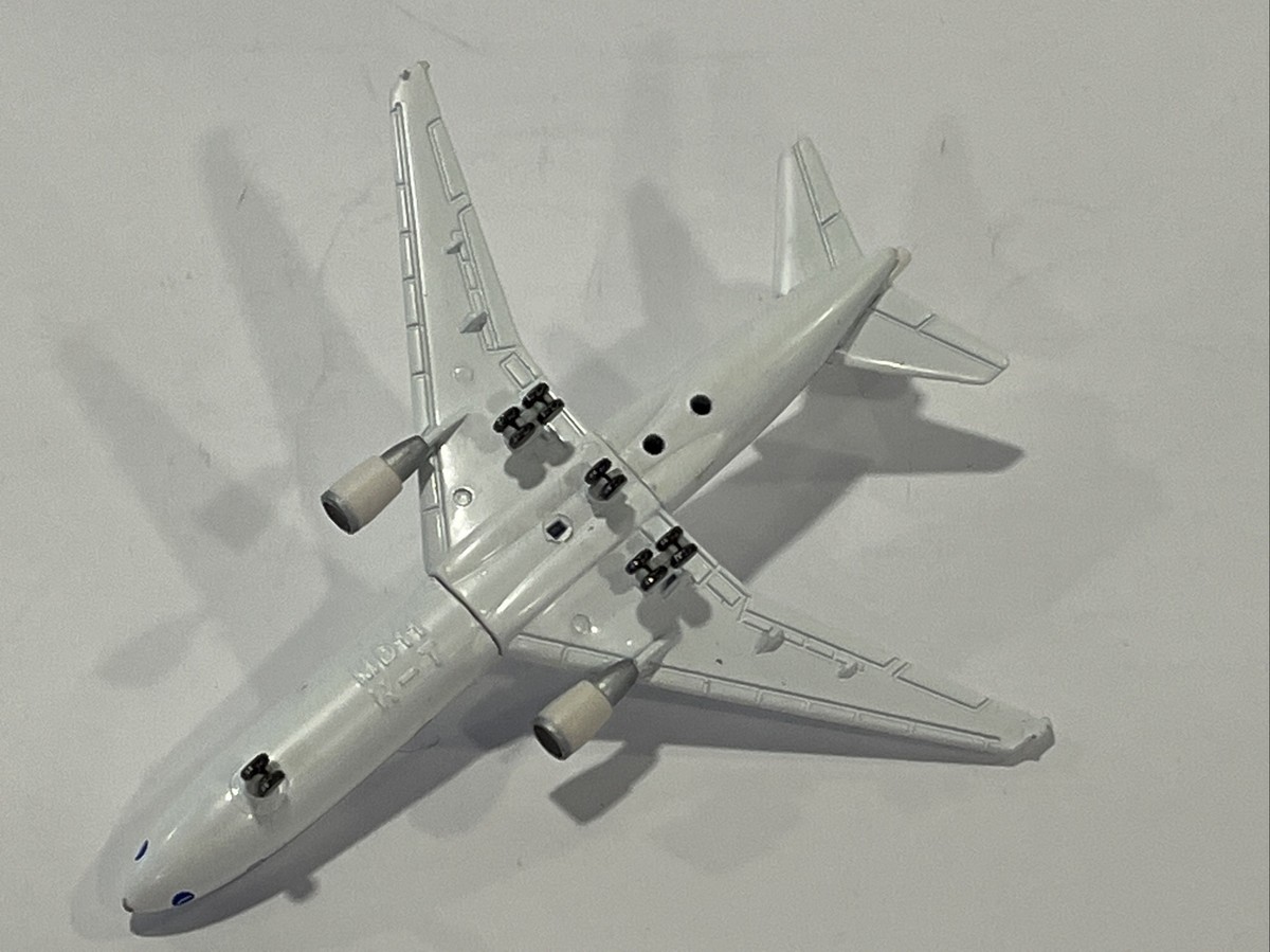 1:500 Herpa Finnair MD-11 McDonnell Airlines Christmas Toy Model
