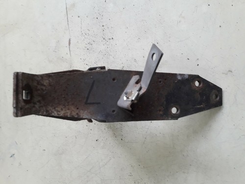 VW 411 412 STOßSTANGE STOßFÄNGER HALTER VORNE LINKS 411707125