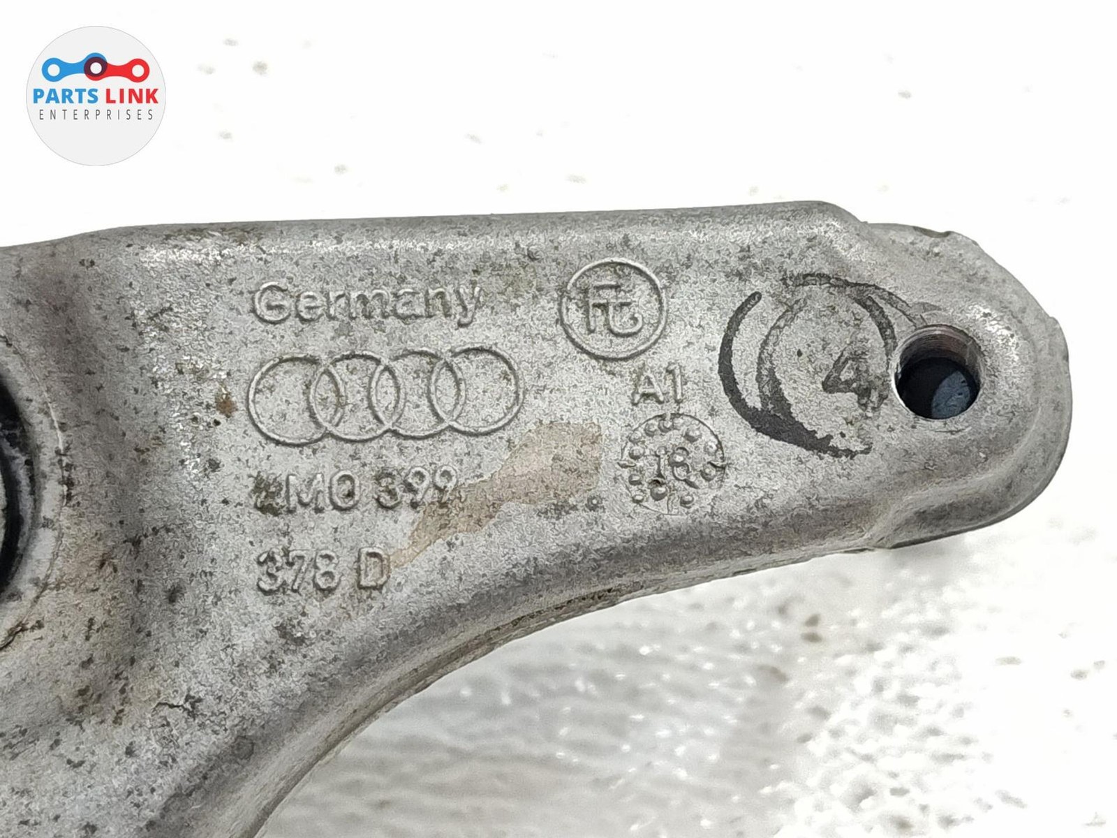 Bentley Bentayga Speed 2017-2020 Front Right Support bracket