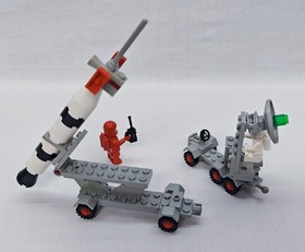 LEGO 897 Classic Space - Mobile Rocket Launcher *Used* with *Instructions*
