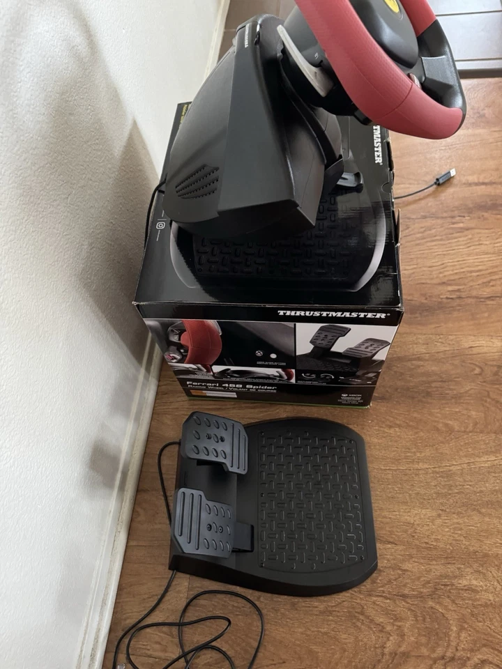 Thrustmaster Ferrari 458 Spider Racing Steering Wheel Pedals Xbox One - Image 3 of 4
