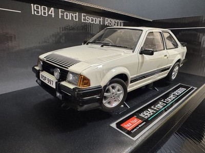 美品　MINICHAMPS 1/18 フォード エスコート RS ホワイト s-l400.jpg