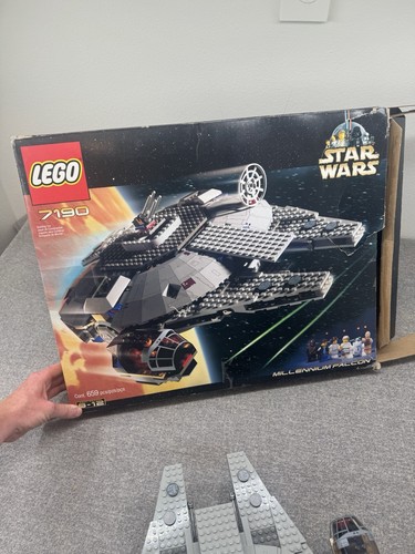 LEGO Star Wars Millennium Falcon (7190) w/ All Minifigures : 100% Complete - Picture 17 of 22
