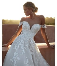 Pronovias Elysees wedding dress size 6 pre owned, good condition, a year old