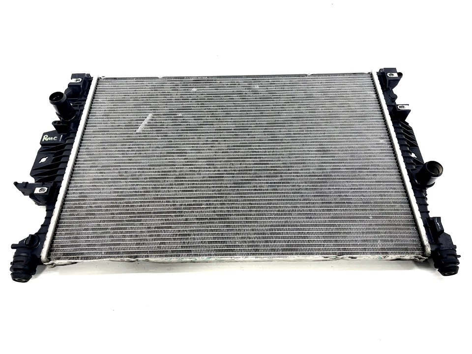 2013-2016 FORD FUSION ENGINE COOLING RADIATOR ASSEMBLY OEM DG9Z-8005-CC - Image 2 of 4