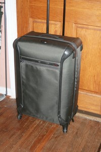 tumi luggage weight