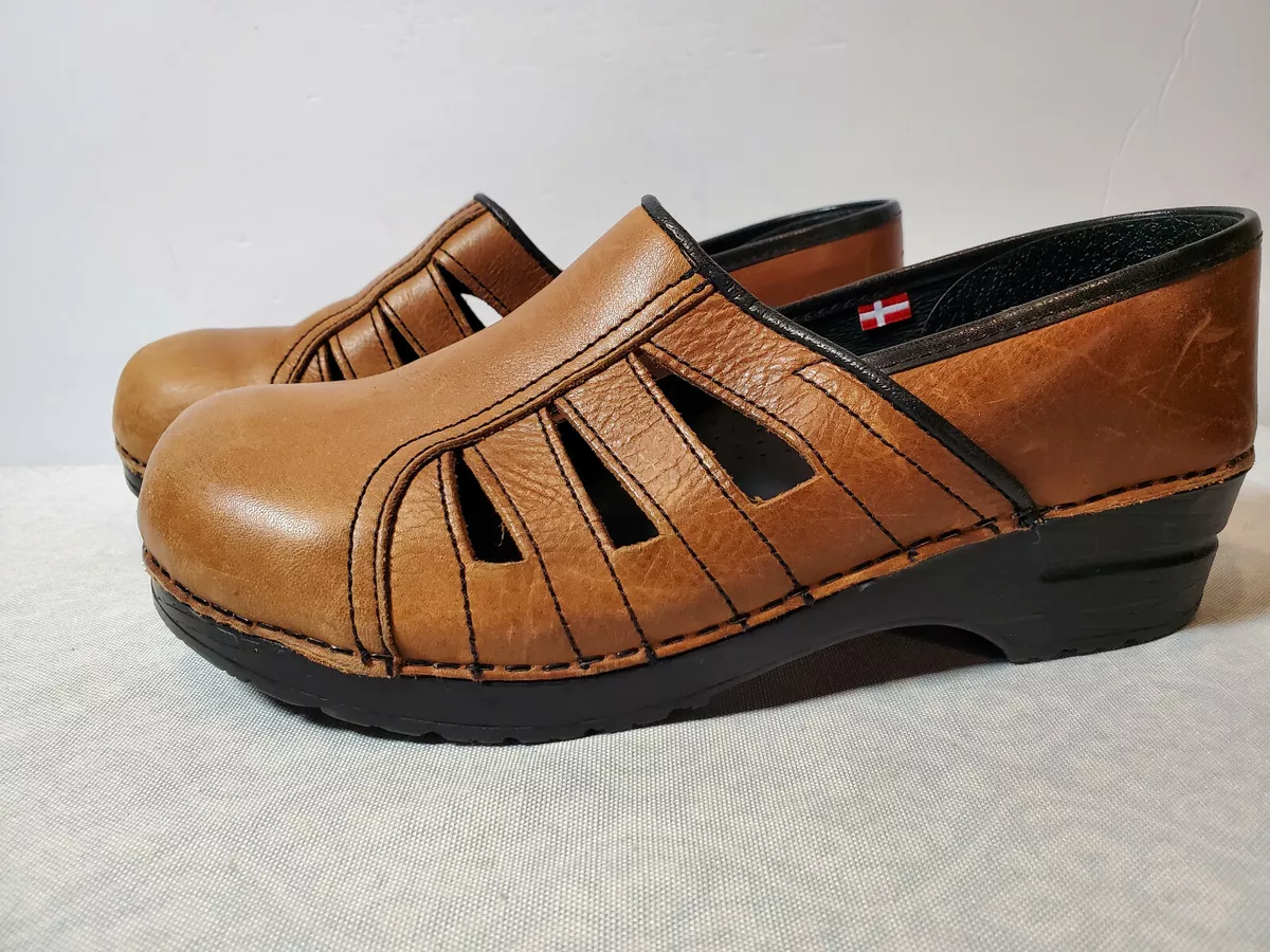 Sanita Danish Clogs Brown leather Mules with slits Size 42 U.S